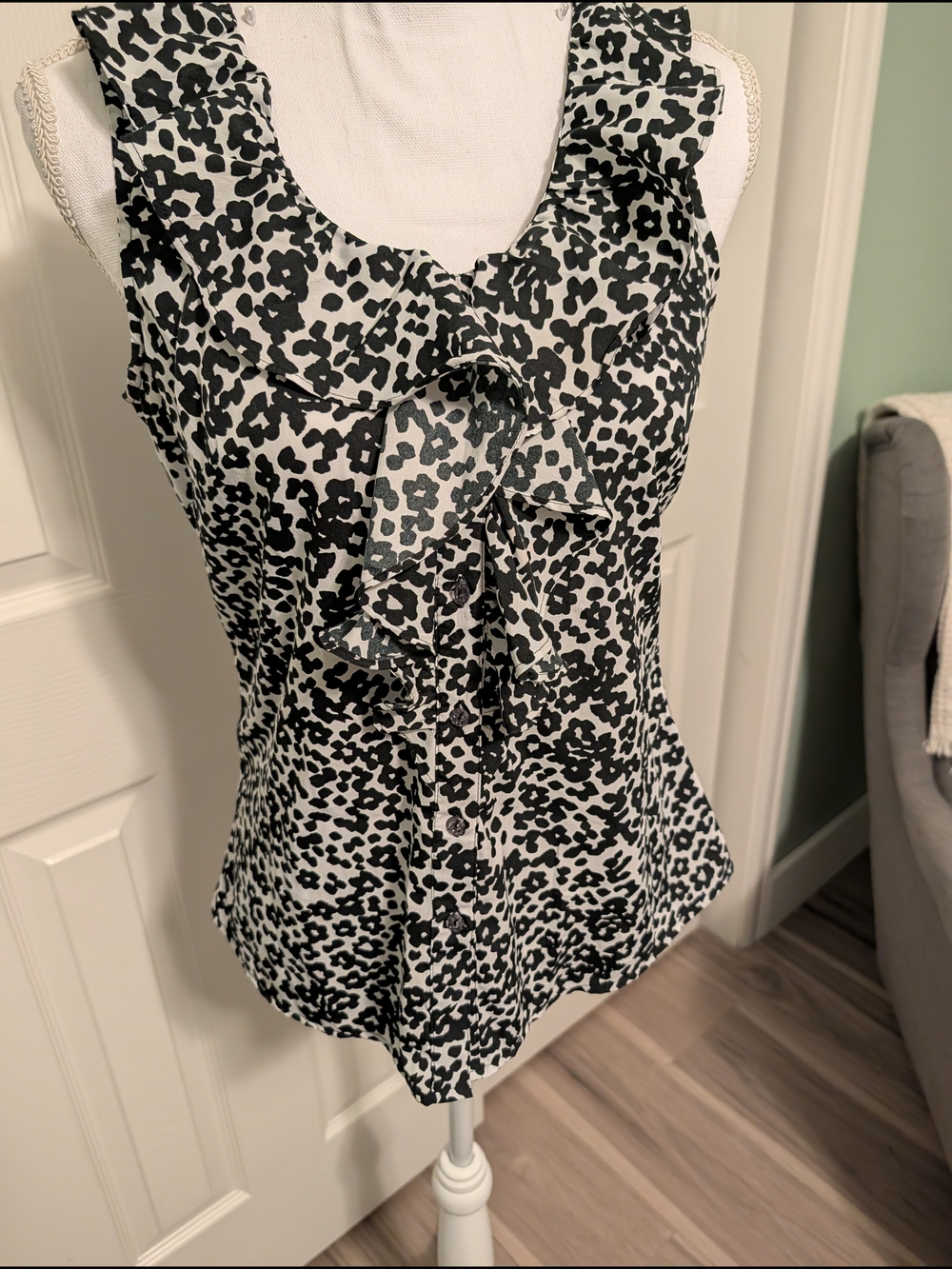 Banana Republic Black and White Ruffle Front Sleeveless Blouse